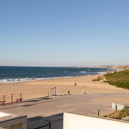 Altido Lovely 1 Bed Flat With Patio Apartment Silveira (Lisbon)