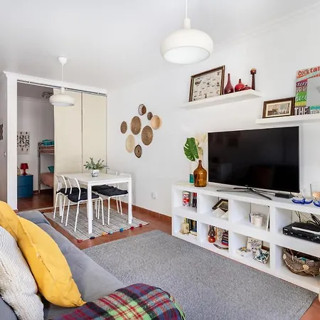 Apartment Altido Lovely 1 Bed Flat With Patio Silveira (Lisbon)