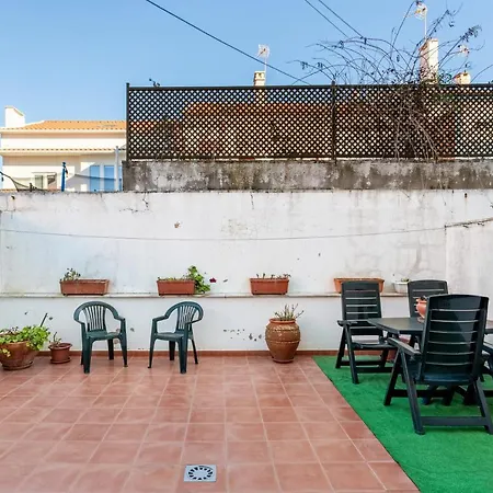Altido Lovely 1 Bed Flat With Patio * Silveira (Lisbon)